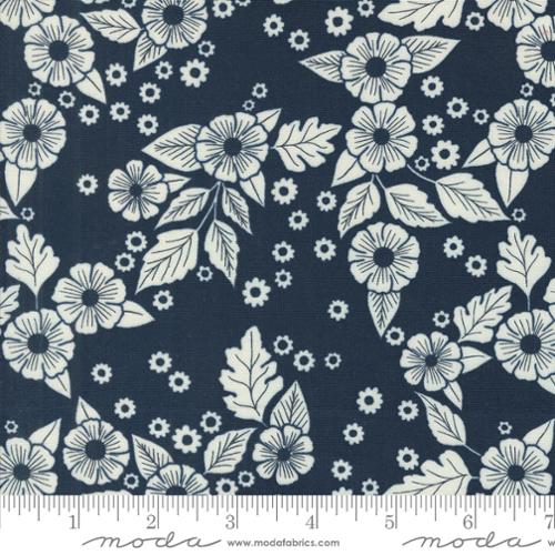 Moda Field Of Flowers Floral Scatter - Navy